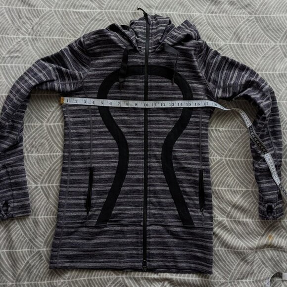 Lululemon stride hooded jacket size 8 @K1 - Picture 4 of 9